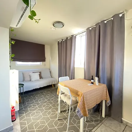 Top Floor Apt With Balcony - Acropolis View & Sunset - Koukaki-2