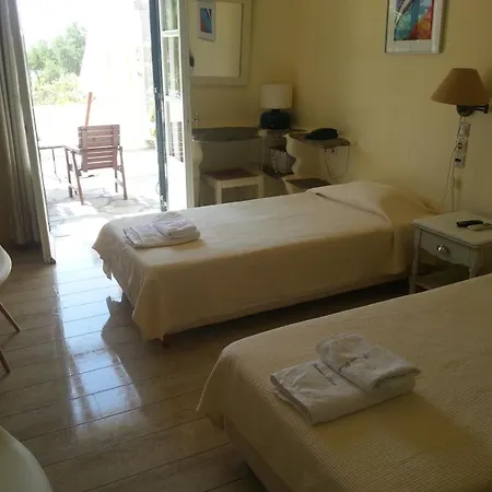 Studios & Suites Rania-3