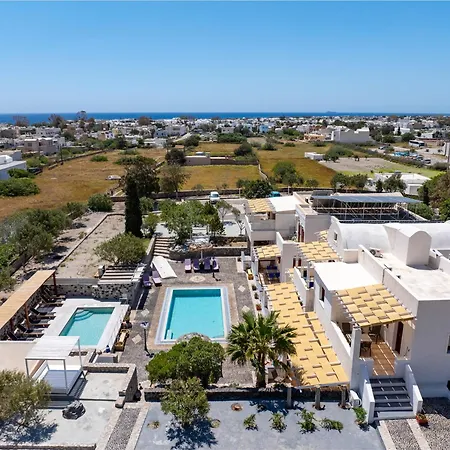 Birds Villa Apartments With Heated Pool - Including Car And Breakfast-3