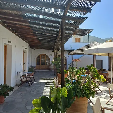 Siroco'S Rooms And Studios-2