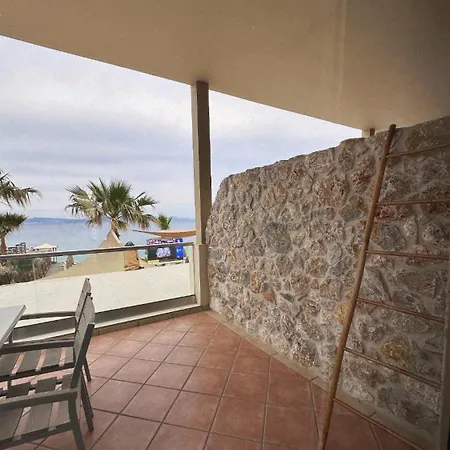 Jacksons Sea View Living-3