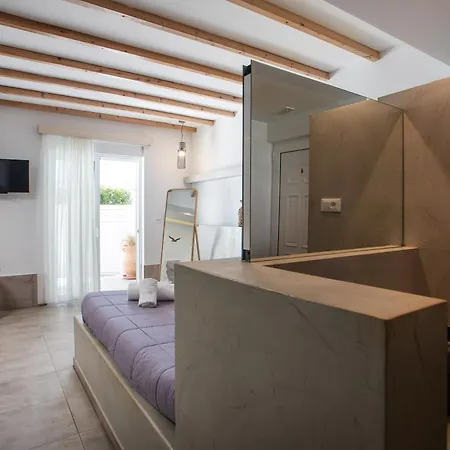 Alexander Studios & Suites - Adults Only-3