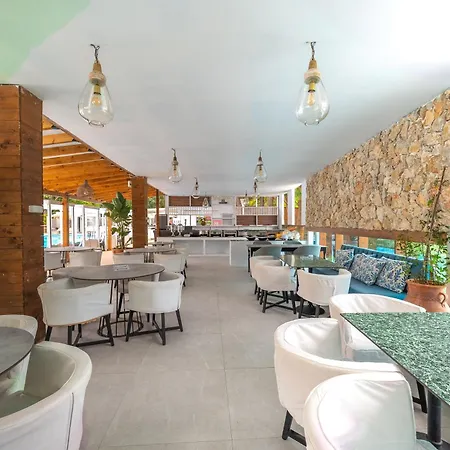 Bamboo Suites Hotel - Adults Only-2