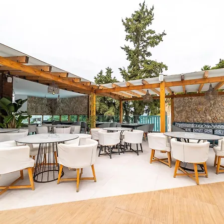 Bamboo Suites Hotel - Adults Only-3