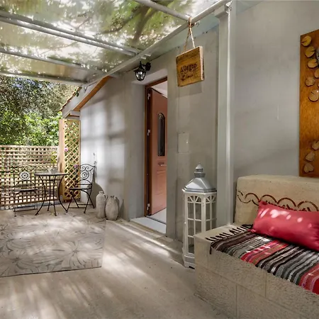 Thires Guesthouse-3