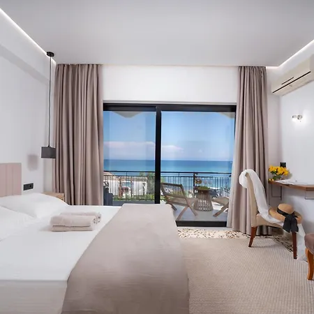 Anastasia Miramar Deluxe Apartments-3