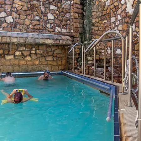 9 Queens Spa Hotel-2