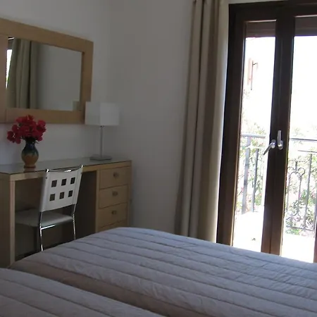 Topaz Apartments-3