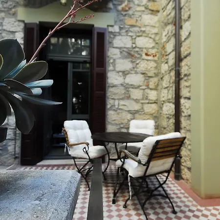 Central Athens Period House With Pool-2