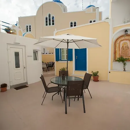 Lefteris Traditional Rooms-3