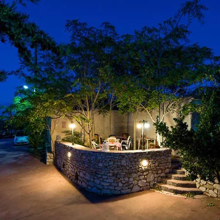 Contaratos Holiday Lettings-2