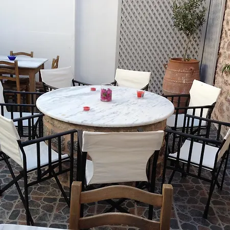 Guesthouse Alexandra-3