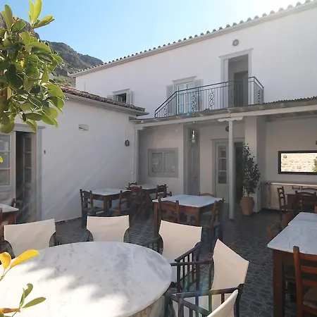 Guesthouse Alexandra-2