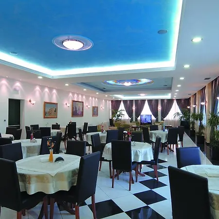 Hotel Platon-3