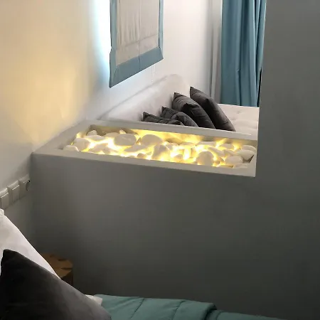 Room 11-2