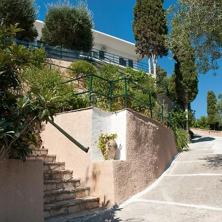 Thalia'S House-2