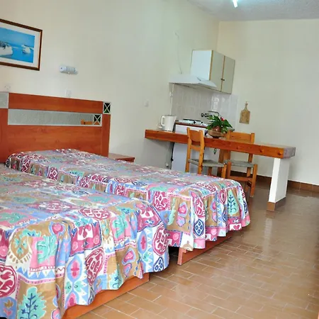 Mamouzelos Hotel Apartments-3