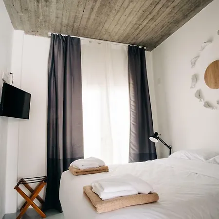 Mesanto Luxury Suites-3