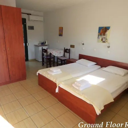 Dolphins Apartments & Rooms-3
