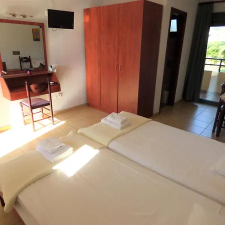 Dolphins Apartments & Rooms-2