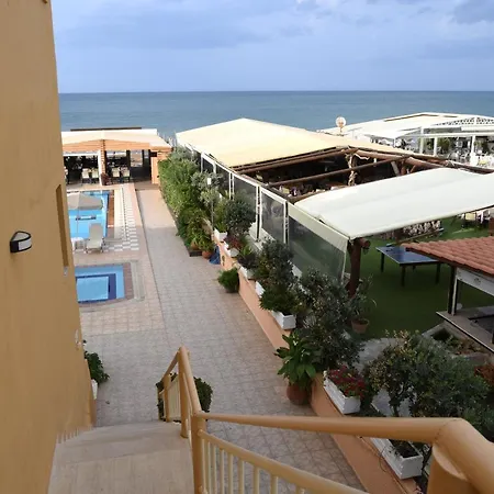 Esperides Beach Hotel Apartments-3