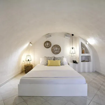 Privee Santorini-3