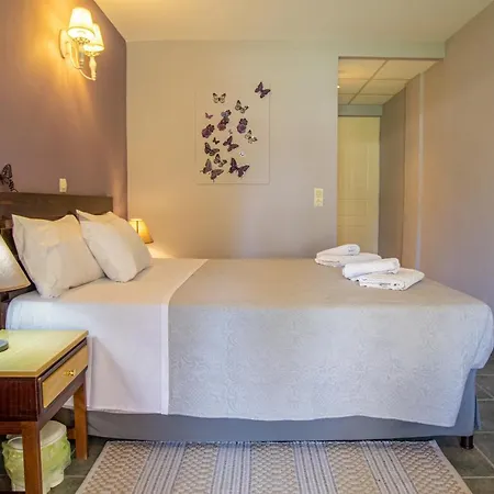 Tellis Holiday Rooms-2