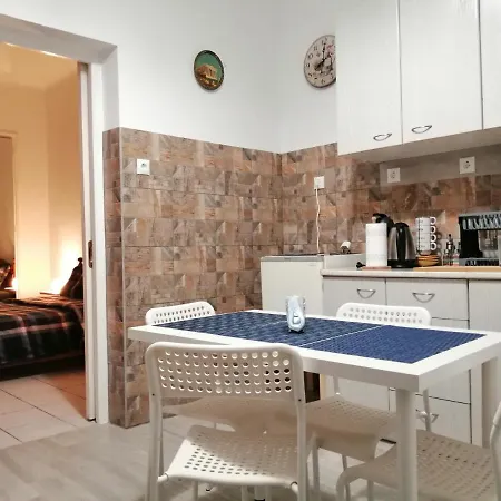 Antonia Family House Near Center-2