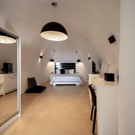 Azzurro Suites-2