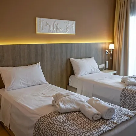 Agnes Deluxe Hotel-3