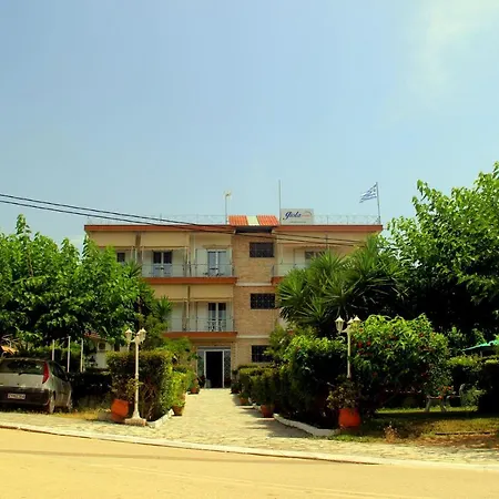 Giota Rooms-3