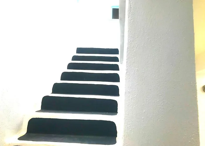 Amelie Hotel Santorini (Adults Only) Perissa 