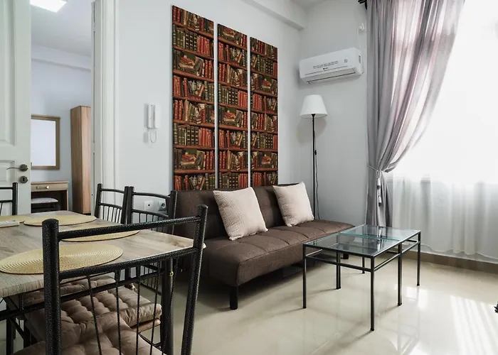 Polytimon, An Athenian Neoclassical Apartment que aceita animais de estimação