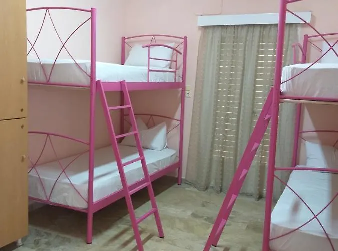 Youth Hostel Anna Perissa 
