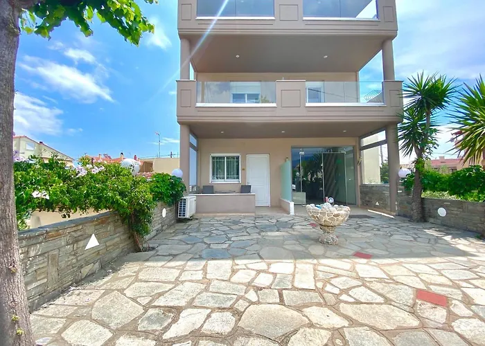 Tina Studios Λιμενάρια