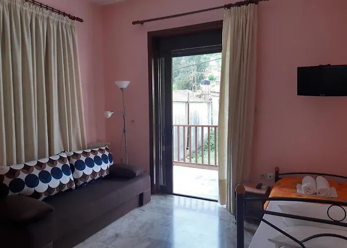 Christina Guest House Μυστράς