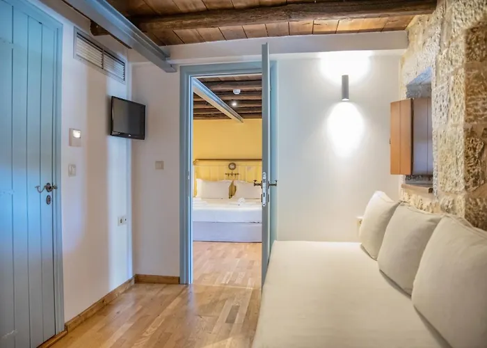 Trapela Areopolis, Boutique Hotel