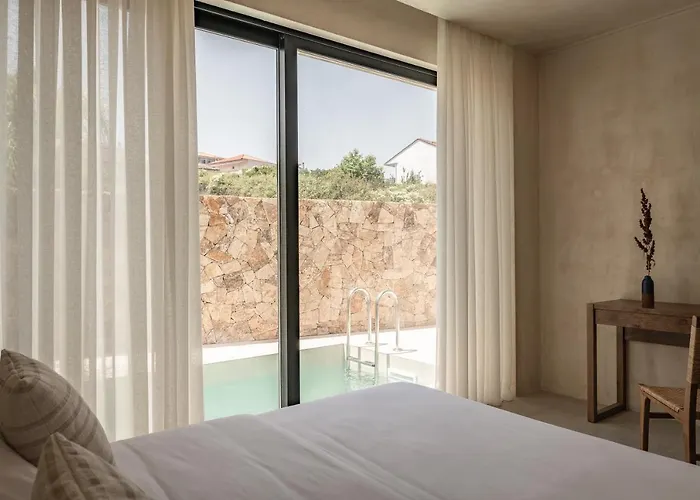 Seven Rocks Aparthotel Παλιούρι