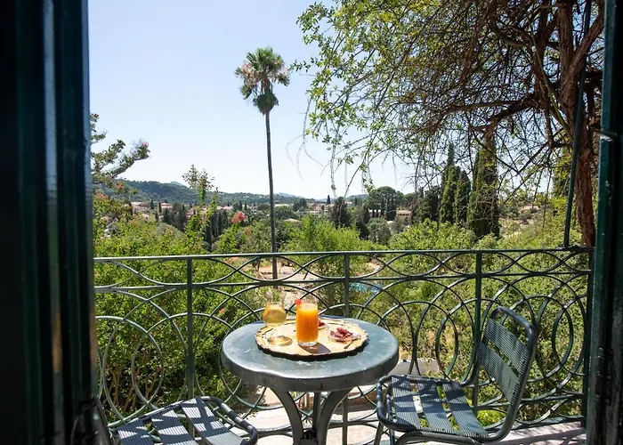 Hotels in Paramonas (Corfu)
