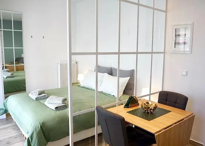 Hotel Warm & Cozy Studio In Ateny
