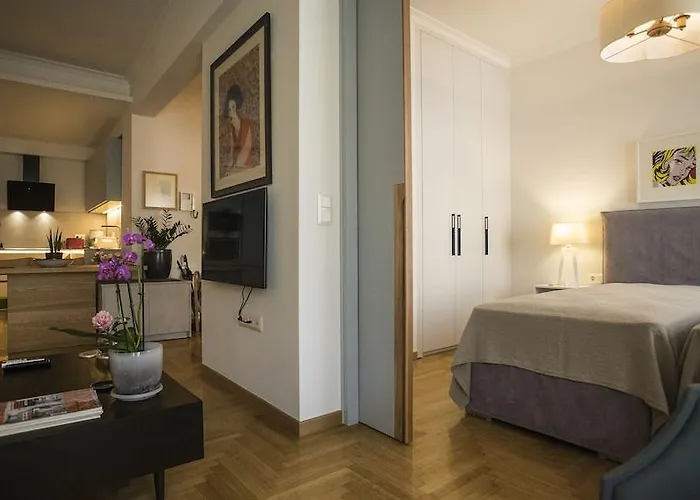 Elegant Apartment Under Acropolis Ateny