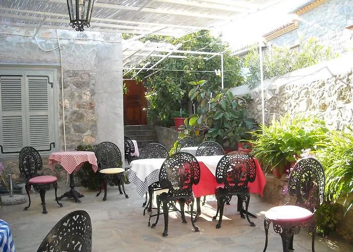 Theano Guesthouse Hydra 