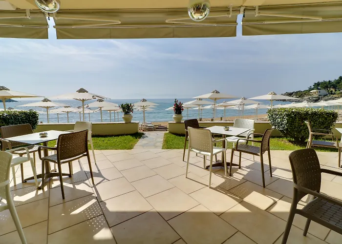 Tosca Beach Hotel Palaiontsiflikion