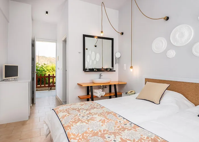 Mrs Chryssana Beach Hotel (Adults Only) Κολυμβάρι