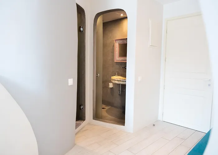 Aloni Hotel & Suites Piso Livadi