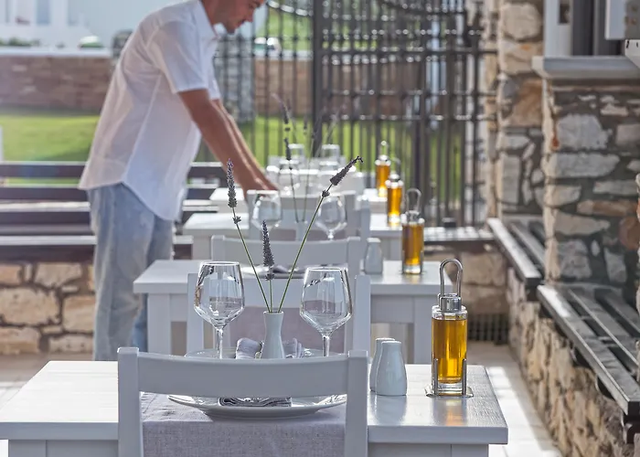 Contaratos Beach Hotel Naousa 