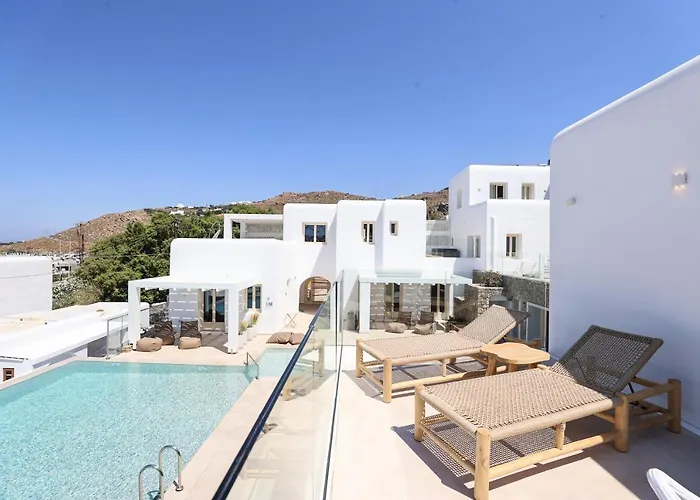 Life Suites Tourlos