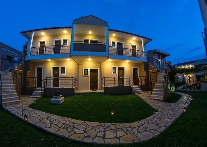 Dafni'S Seaside Luxury Studios Νικήτη