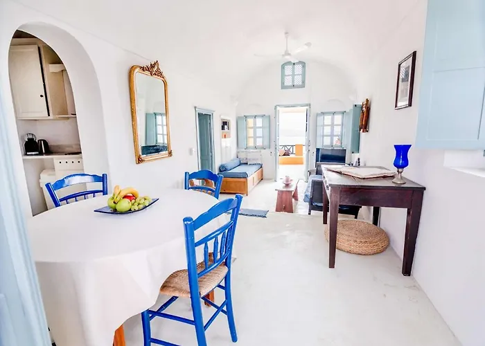Zoe Aegeas Traditional Houses Oia 