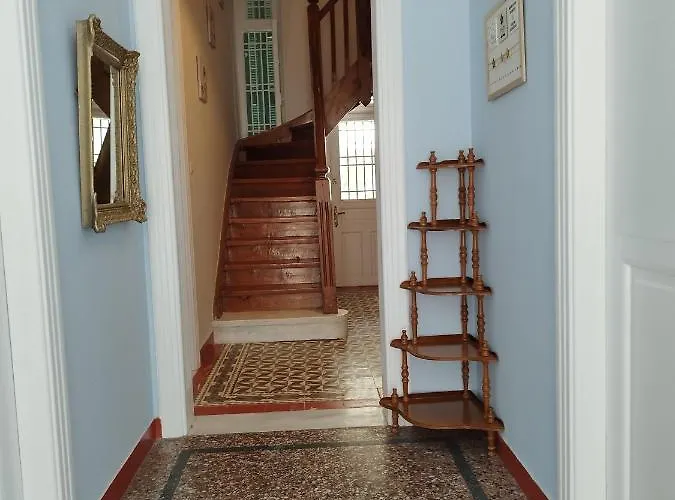Pilika 4 Room With Shared Bath Ateny